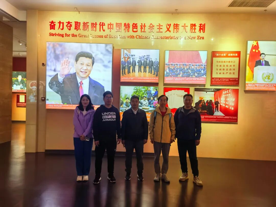 国达团队在香山革命纪念馆合影